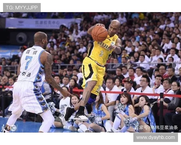 北京北控凤凰迎战大连队期待精彩对决展现足球魅力与团队精神 北京北控凤凰迎战大连队期待精彩对决展现足球魅力与团队精神