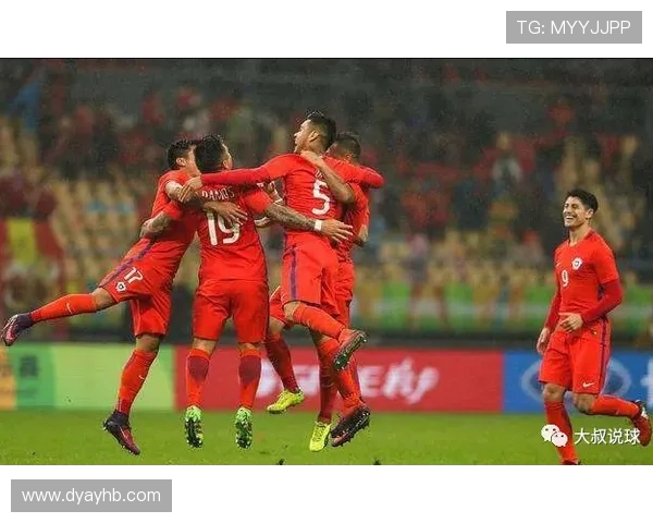 圣地亚哥与希金斯的精彩对决揭示足球战术与团队合作的完美结合