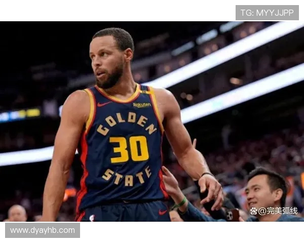 库里三分球总数突破四千大关再创历史第一人神迹震撼全场